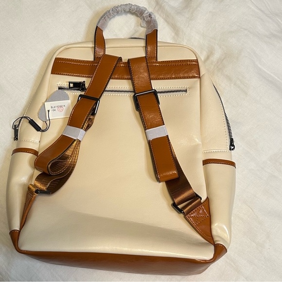 Bostanten Leather BackPack - Picture 8 of 8